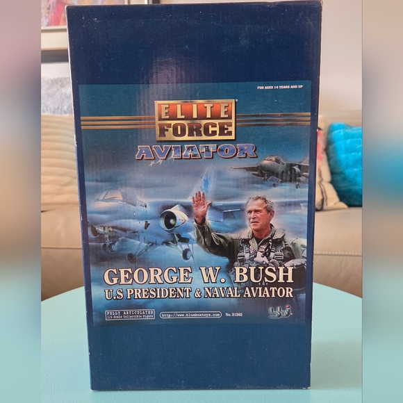 George W. Bush - ELITE FORCE AVIATOR - Picture 4 of 9